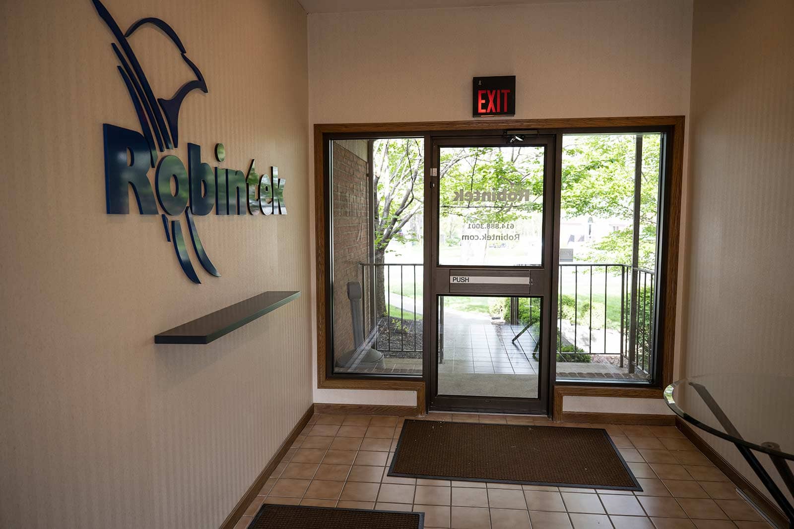 Robintek Westerville Office Rentals Entryway