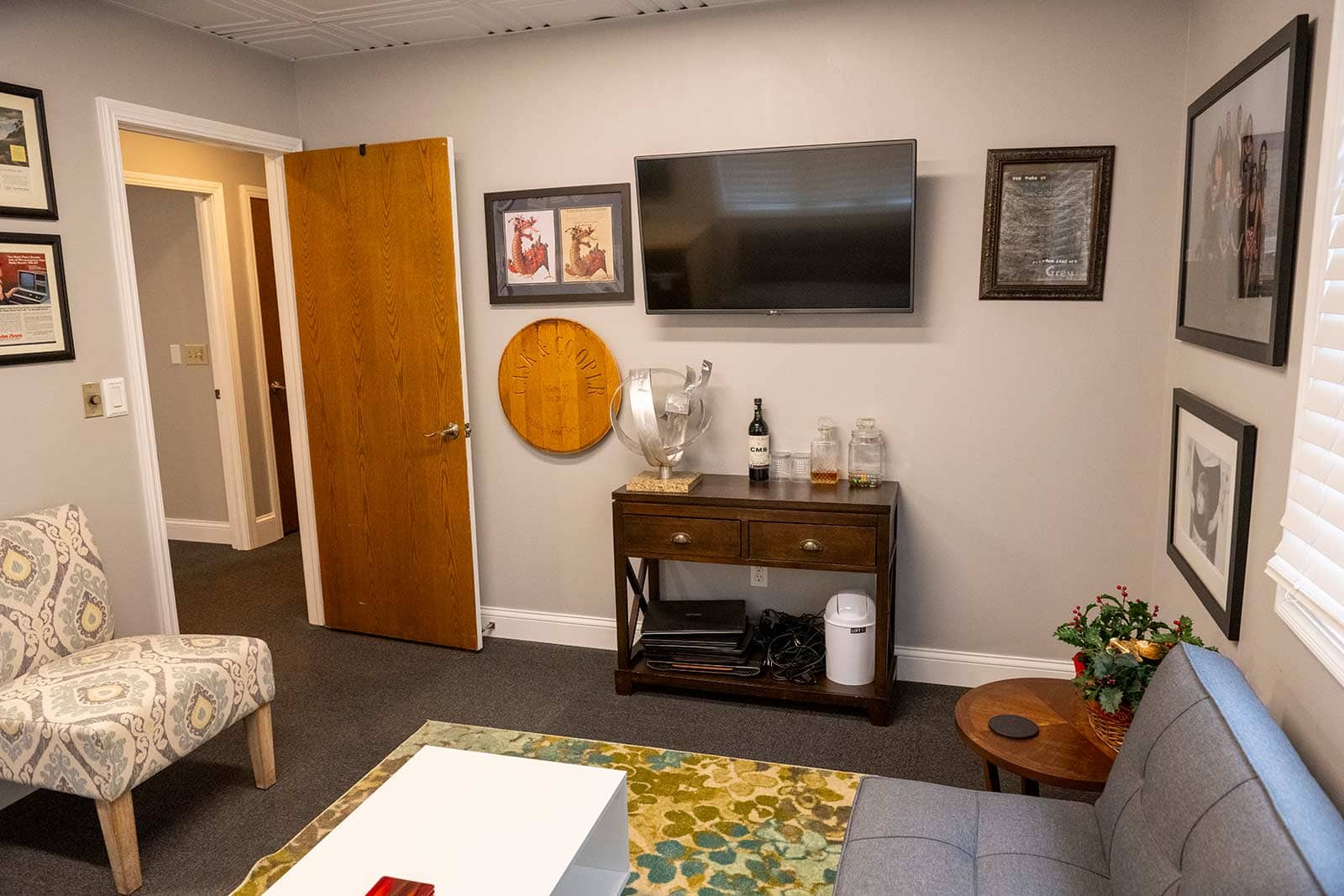 Westerville Premium Office Rental 103 with Optional TV