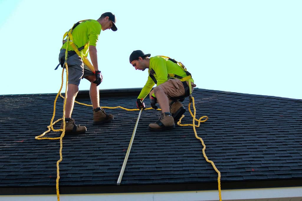Let’s check out some signs you need to repair your roof, so you can identify the problem, get it fixed, and stop worrying.