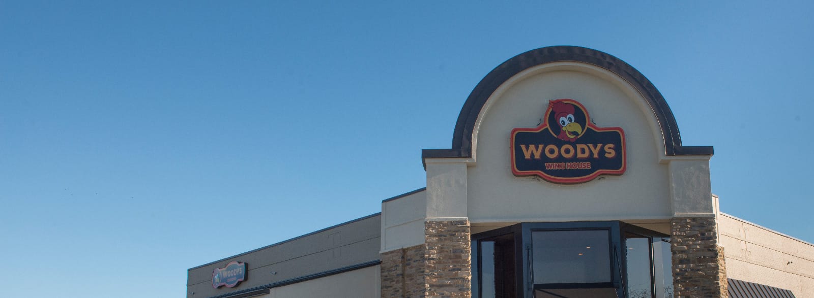 Woody's Wings exterior sign