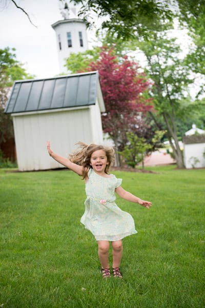 little girl jumping photography